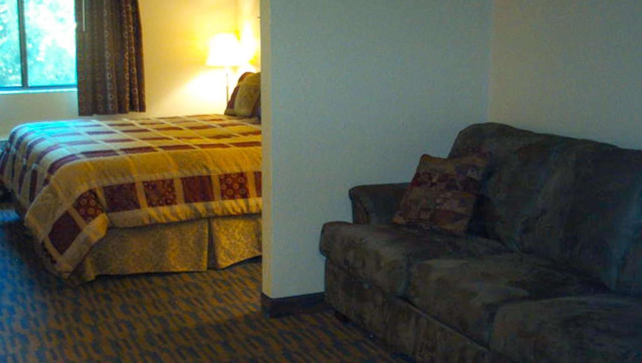 Western Inn&suites Hazelhurst